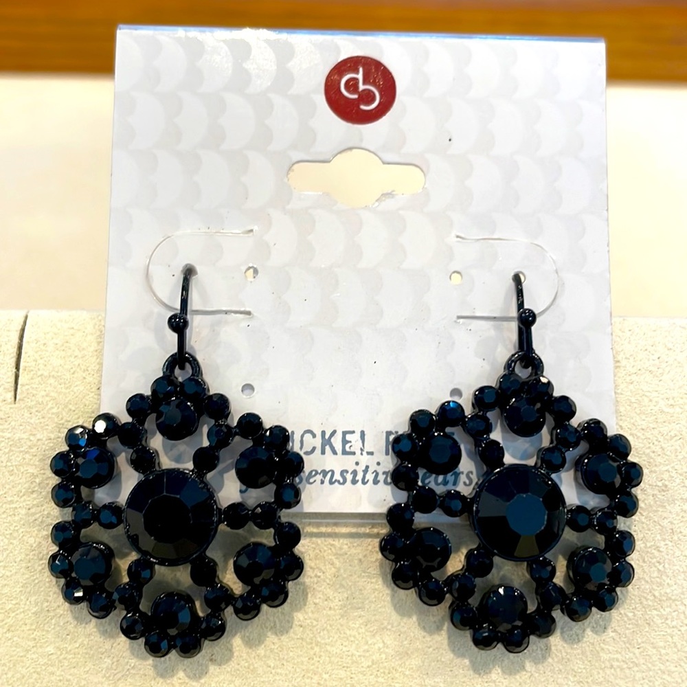 Dress Barn Black Gemstone Snowflake ❄️ Pendant Earrings BRAND NEW